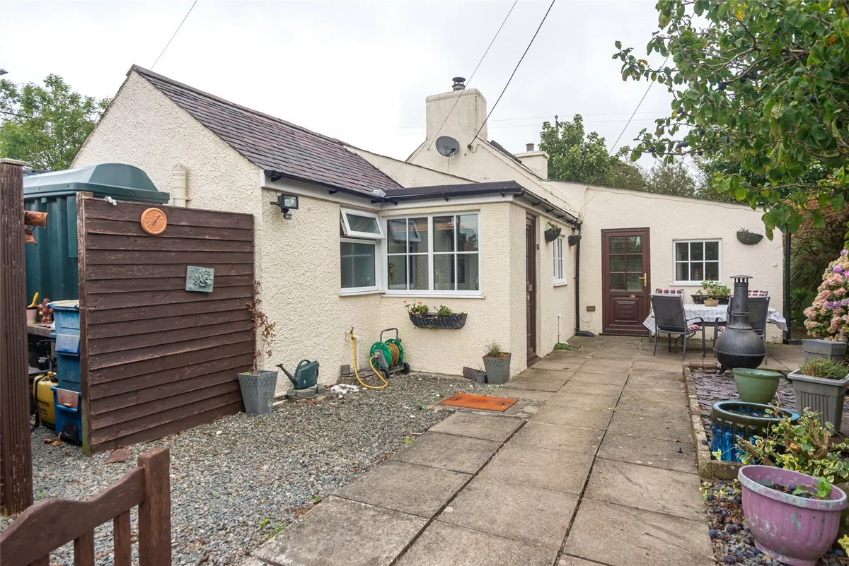 Capel Coch, Llangefni, Isle of Anglesey, LL77