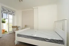 Dewsbury Court, Chiswick Road, London