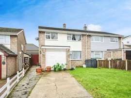 Spurgeon Close, Sible Hedingham, HALSTEAD photo