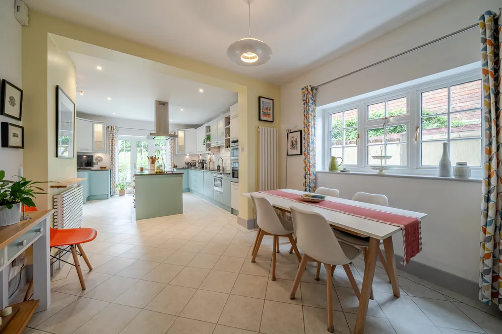 Lancaster Avenue, Farnham, GU9 photo 4