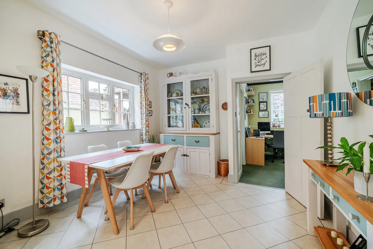 Lancaster Avenue, Farnham, GU9 photo 11