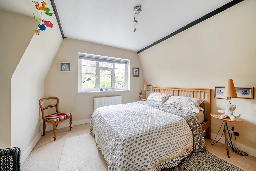 Lancaster Avenue, Farnham, GU9 photo 15