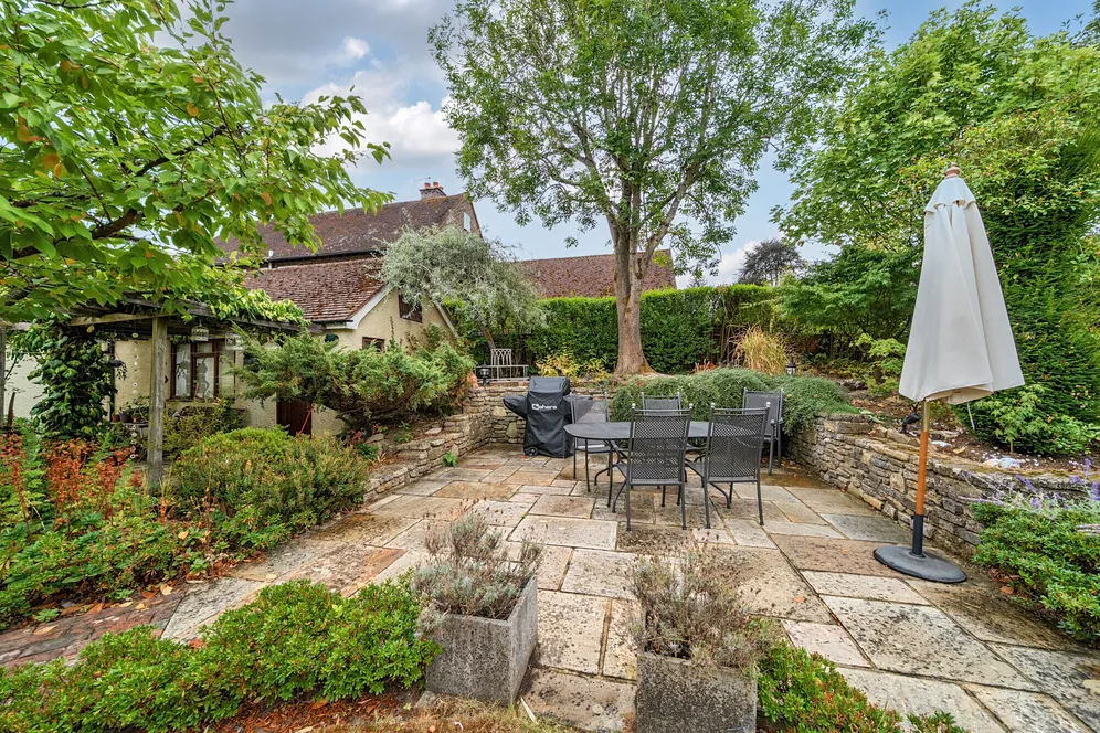 Lancaster Avenue, Farnham, GU9 photo 17
