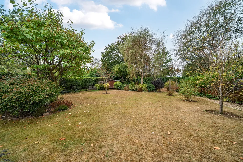 Lancaster Avenue, Farnham, GU9 photo 19