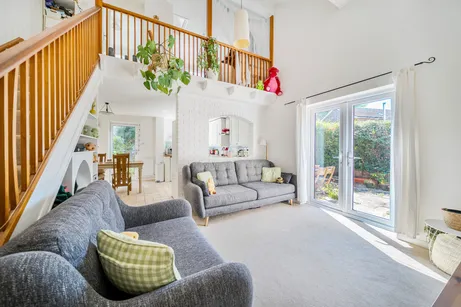 Salisbury Close, Alton, GU34
