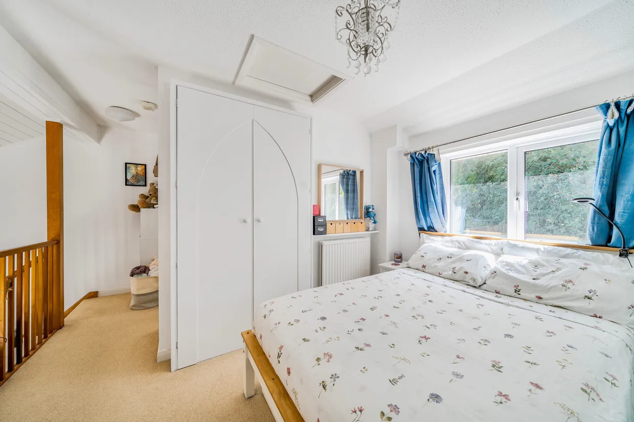 Salisbury Close, Alton, GU34 photo 3