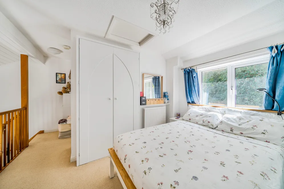 Salisbury Close, Alton, GU34 photo 3