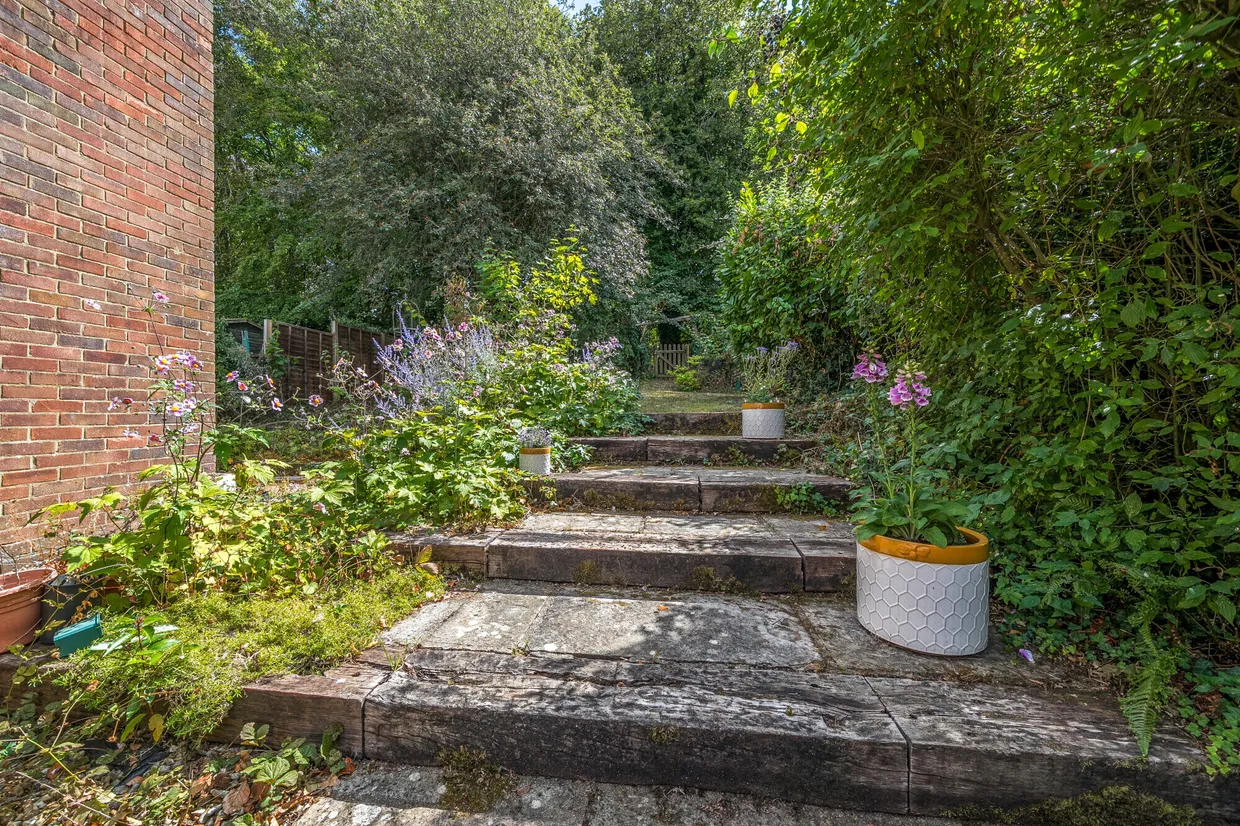 Salisbury Close, Alton, GU34 photo 5