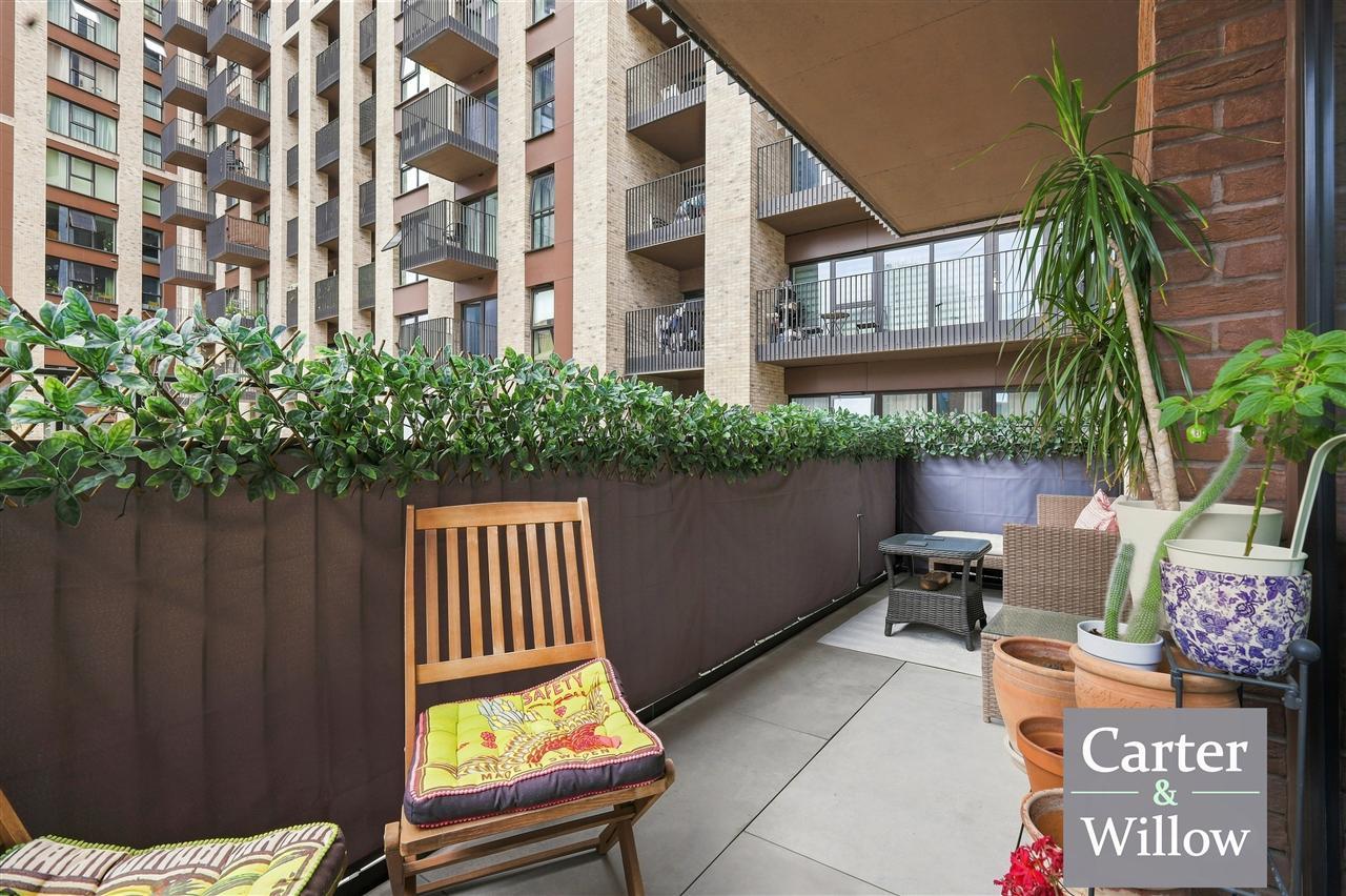 Erken Plaza, Essex Image 3