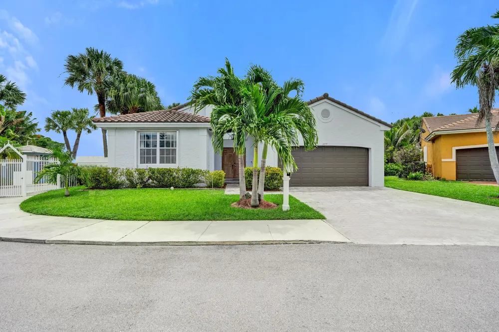 3274 NW 22nd Ave, Oakland Park, FL 33309