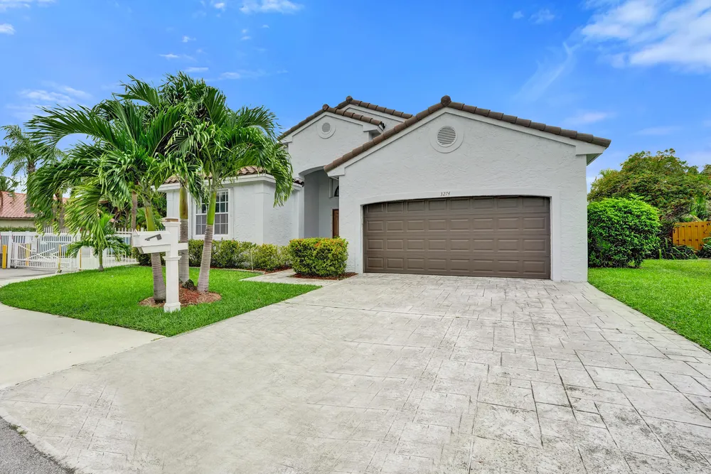 3274 NW 22nd Ave, Oakland Park, FL 33309