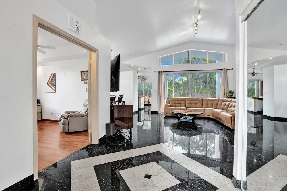 3274 NW 22nd Ave, Oakland Park, FL 33309