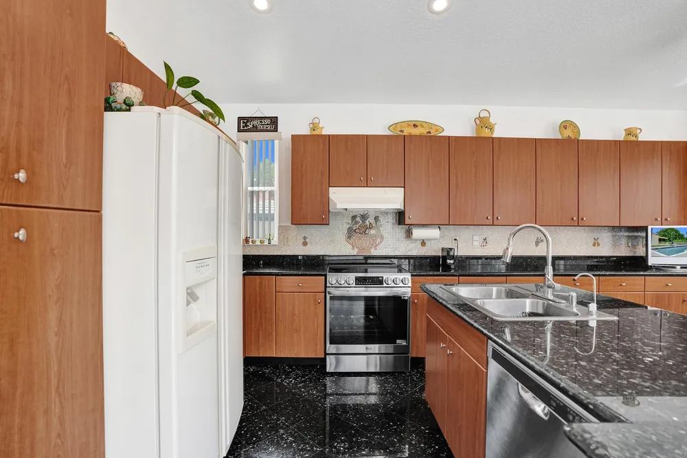 3274 NW 22nd Ave, Oakland Park, FL 33309