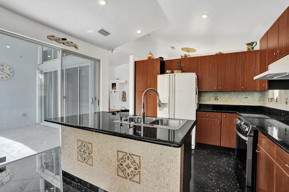 3274 NW 22nd Ave, Oakland Park, FL 33309