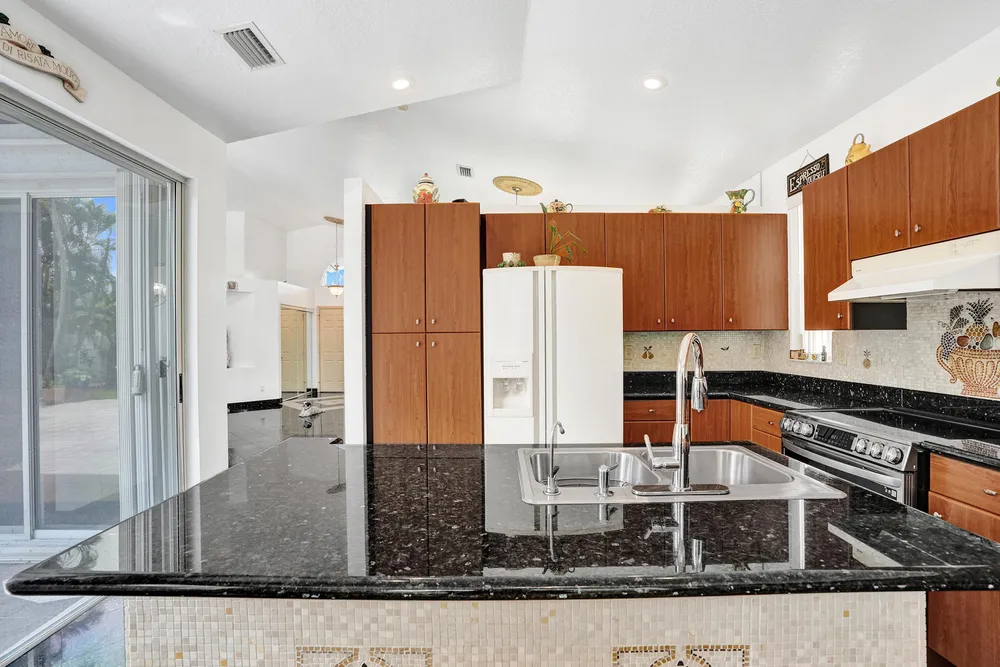 3274 NW 22nd Ave, Oakland Park, FL 33309