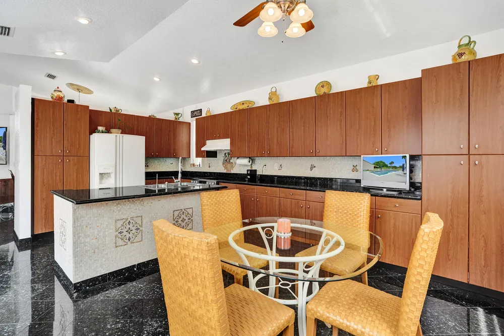 3274 NW 22nd Ave, Oakland Park, FL 33309