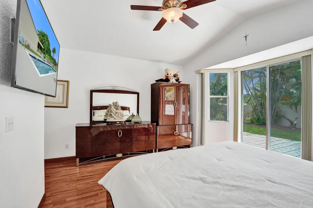 3274 NW 22nd Ave, Oakland Park, FL 33309