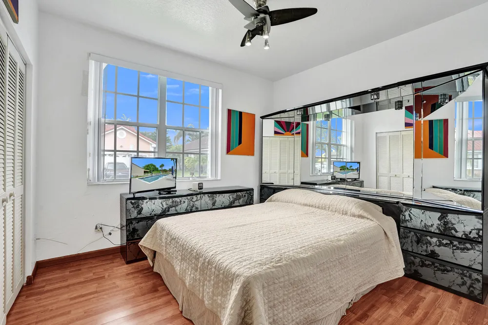 3274 NW 22nd Ave, Oakland Park, FL 33309