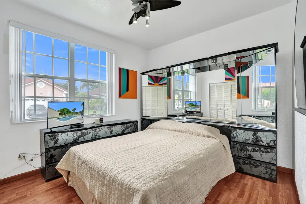 3274 NW 22nd Ave, Oakland Park, FL 33309