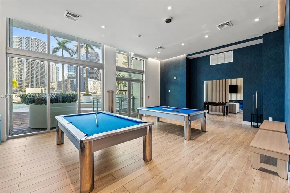 90 SW 3rd St, Miami, FL 33130