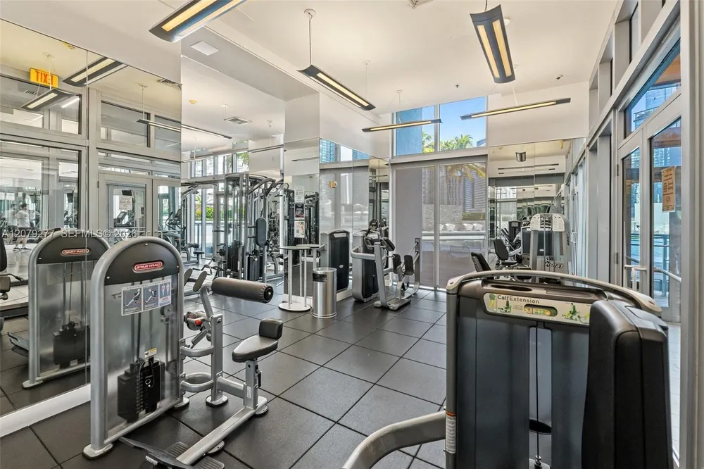 90 SW 3rd St, Miami, FL 33130