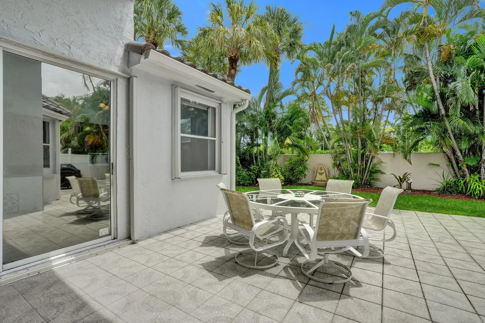 3274 NW 22nd Ave, Oakland Park, FL 33309