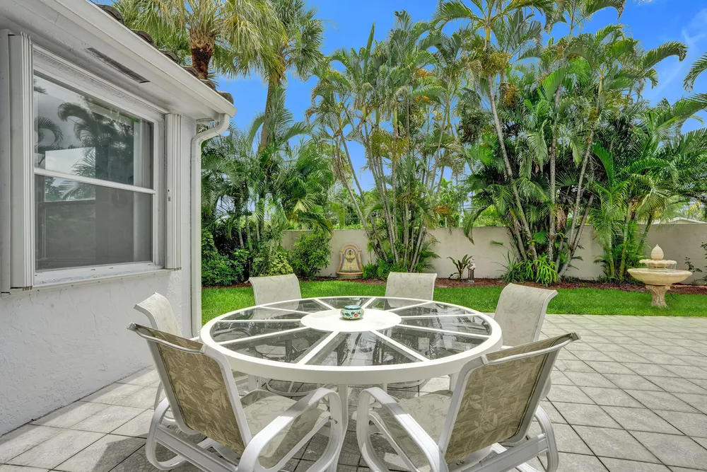 3274 NW 22nd Ave, Oakland Park, FL 33309