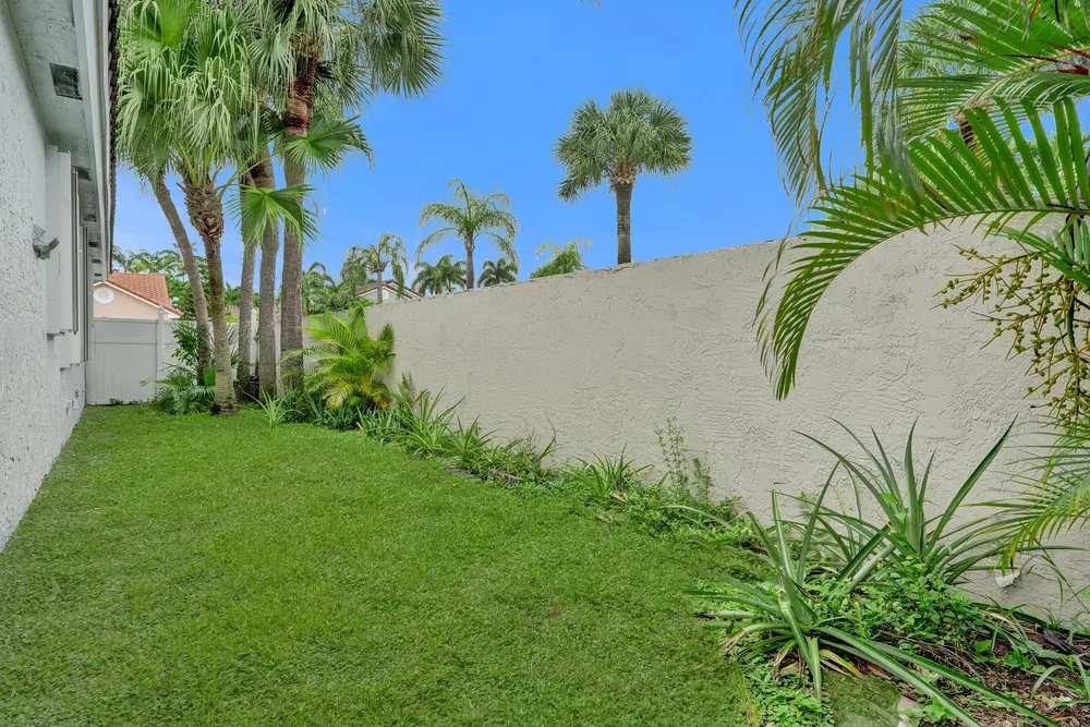 3274 NW 22nd Ave, Oakland Park, FL 33309