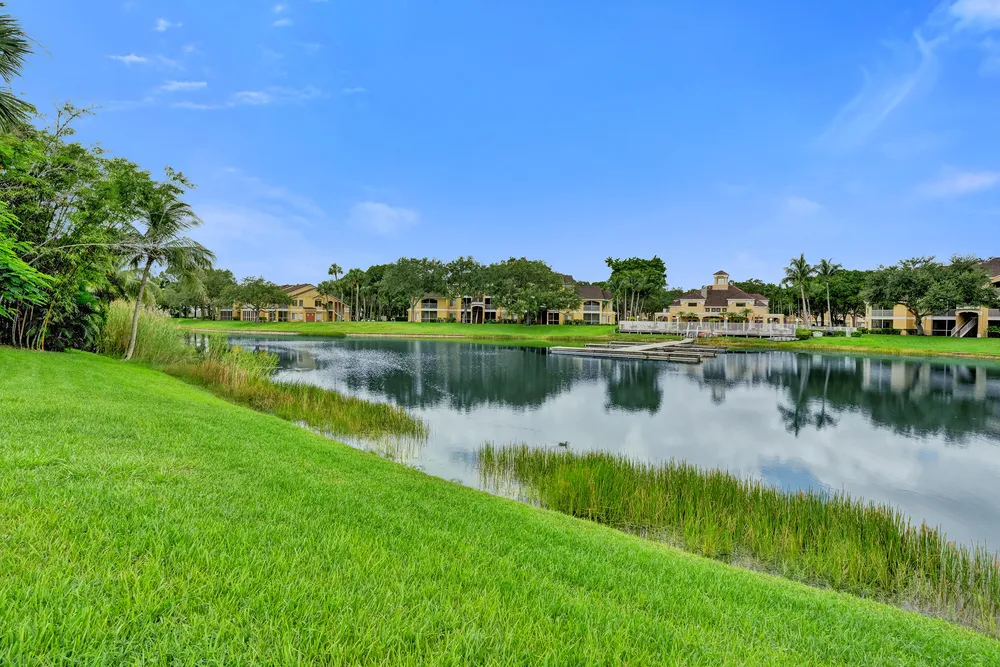 3274 NW 22nd Ave, Oakland Park, FL 33309