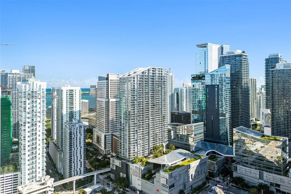 90 SW 3rd St, Miami, FL 33130