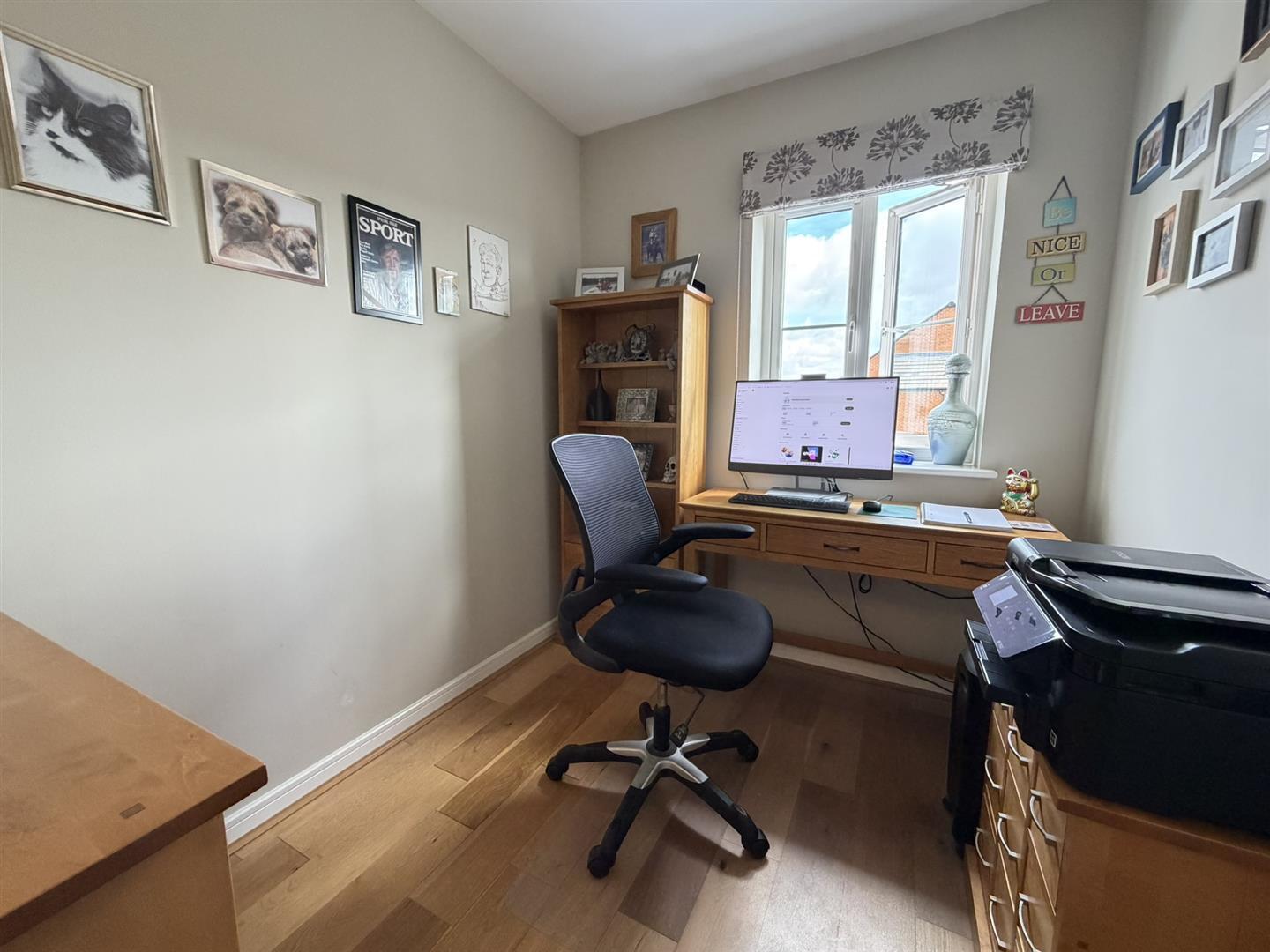 Brampton Grange Drive, Daventry Image 14
