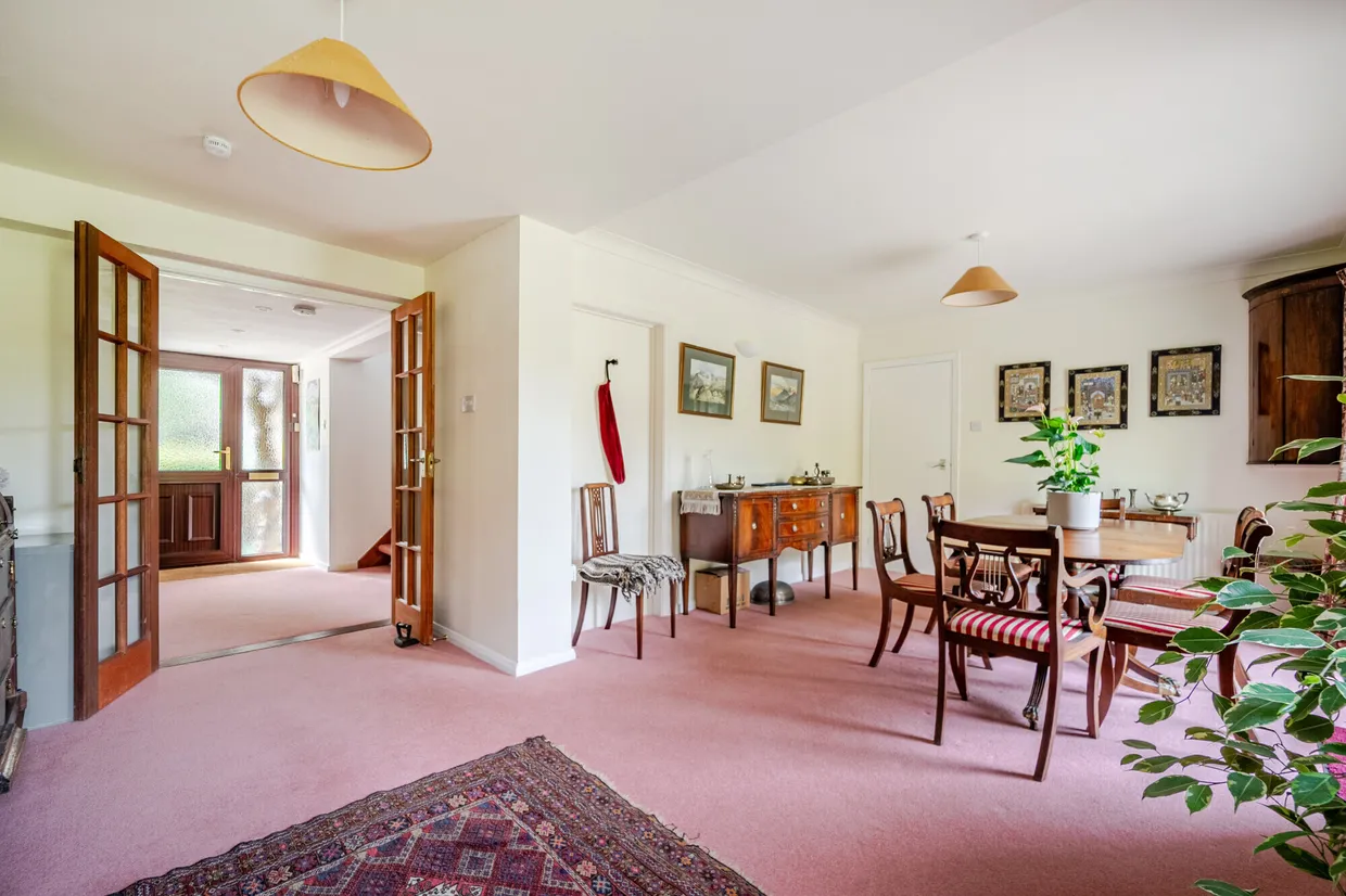 Hewshott Grove, Liphook, GU30 photo 3