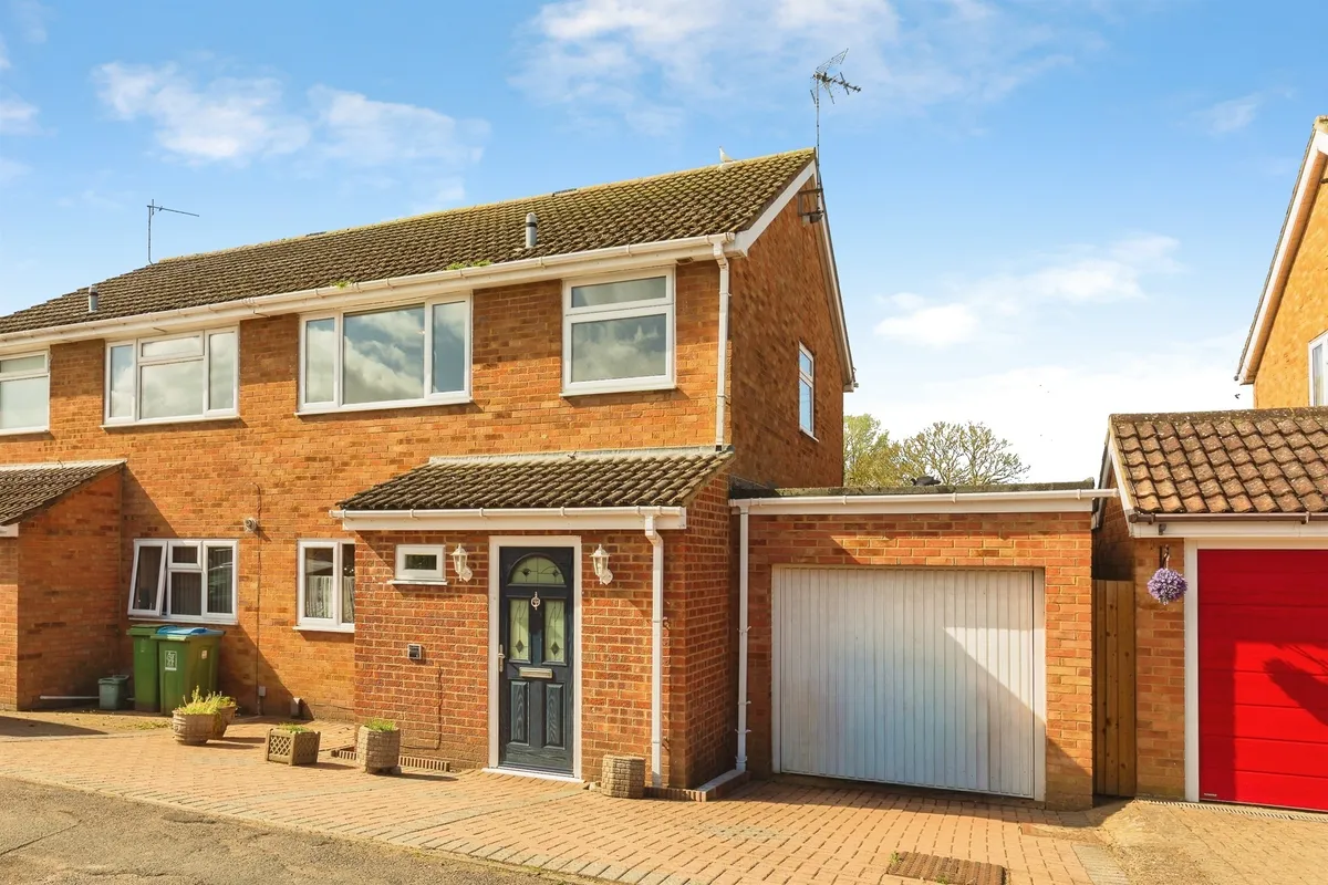 Anton Way, Hawkslade, AYLESBURY