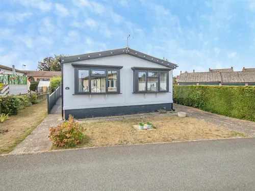 Foxhall Road, Rushmere St. Andrew, Ipswichphoto