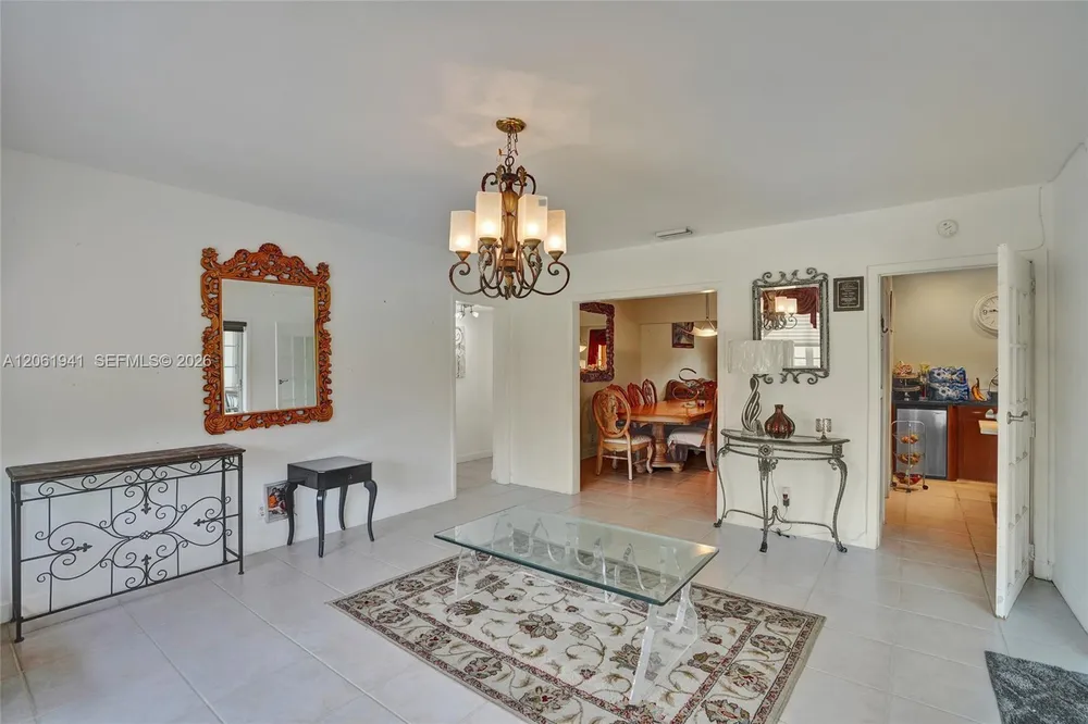 5306 Roosevelt St, Hollywood, FL 33021