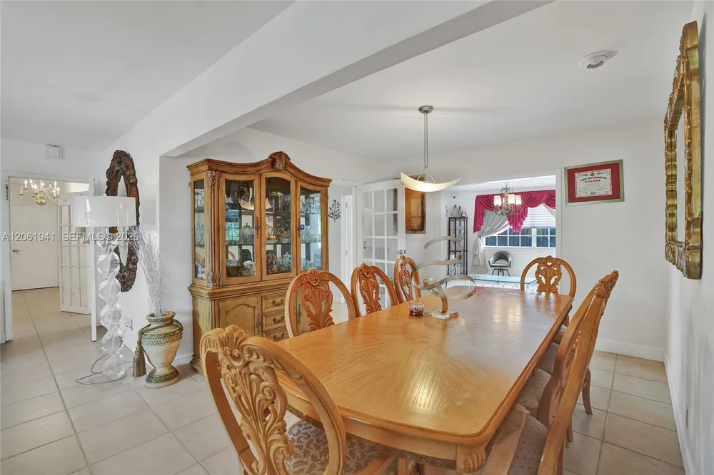 5306 Roosevelt St, Hollywood, FL 33021