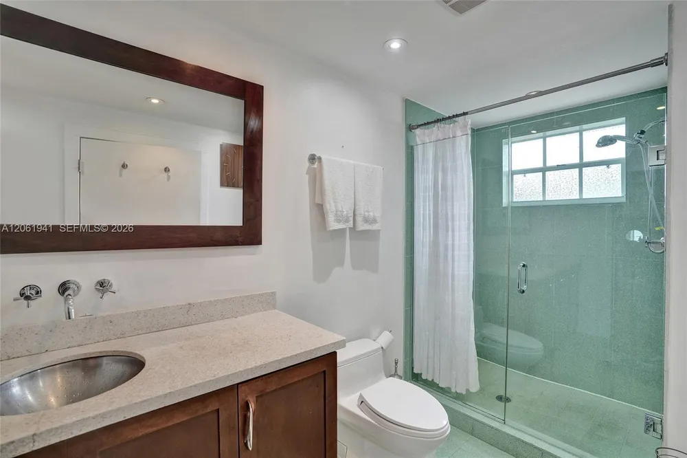 5306 Roosevelt St, Hollywood, FL 33021