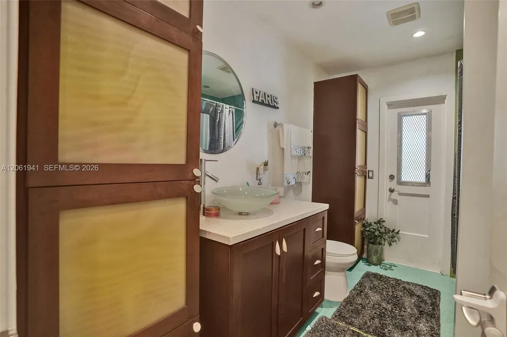 5306 Roosevelt St, Hollywood, FL 33021