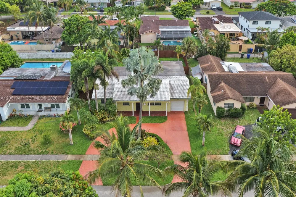 5306 Roosevelt St, Hollywood, FL 33021