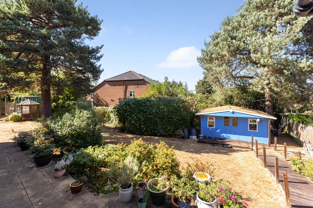 Richfield Road, Bushey, WD23 photo 3