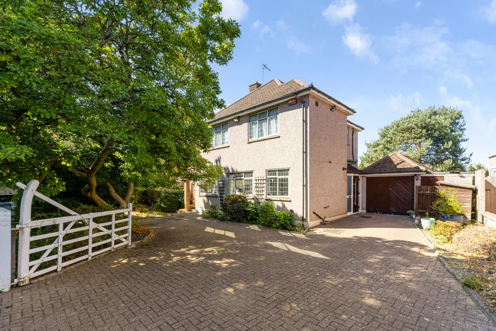 Richfield Road, Bushey, WD23 photo 5