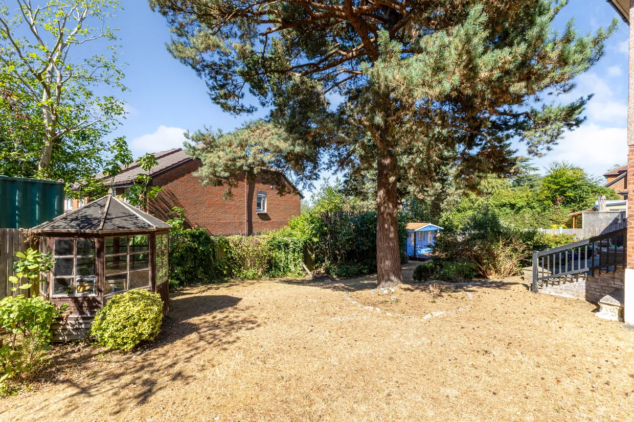 Richfield Road, Bushey, WD23 photo 14