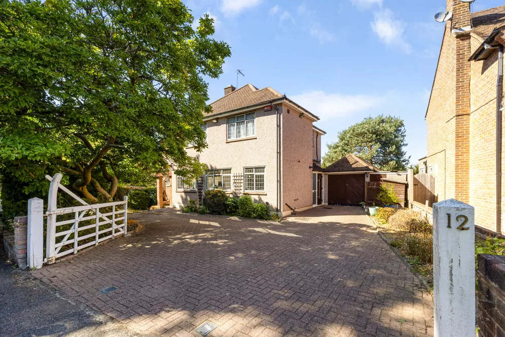 Richfield Road, Bushey, WD23 photo 16