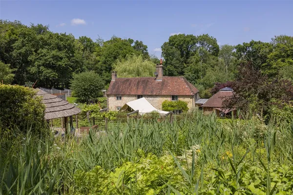Henley Hill, Henley, GU27 photo 1