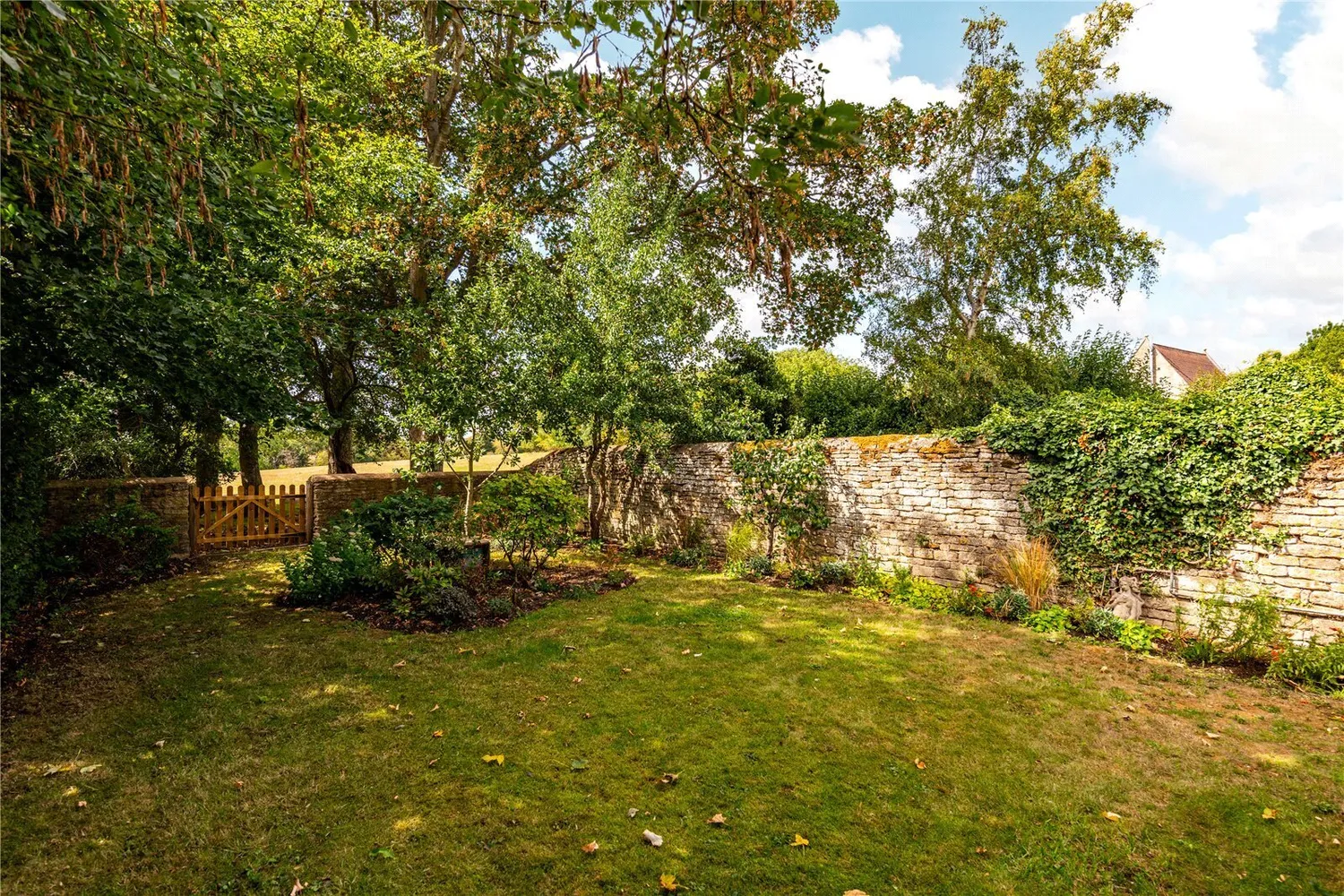 Main Street, Wadenhoe, PE8 photo 14