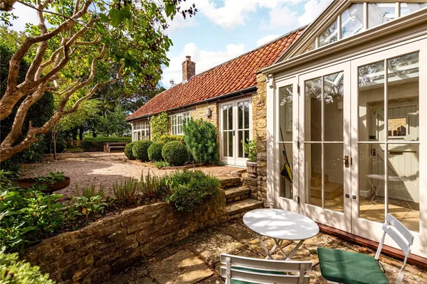 Main Street, Wadenhoe, PE8 photo 15