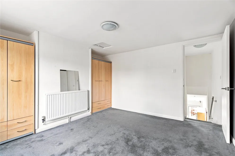 Property carousel item 12