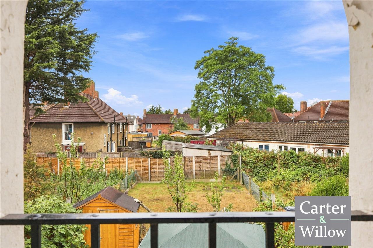 Easebourne Road, Essex Image 2