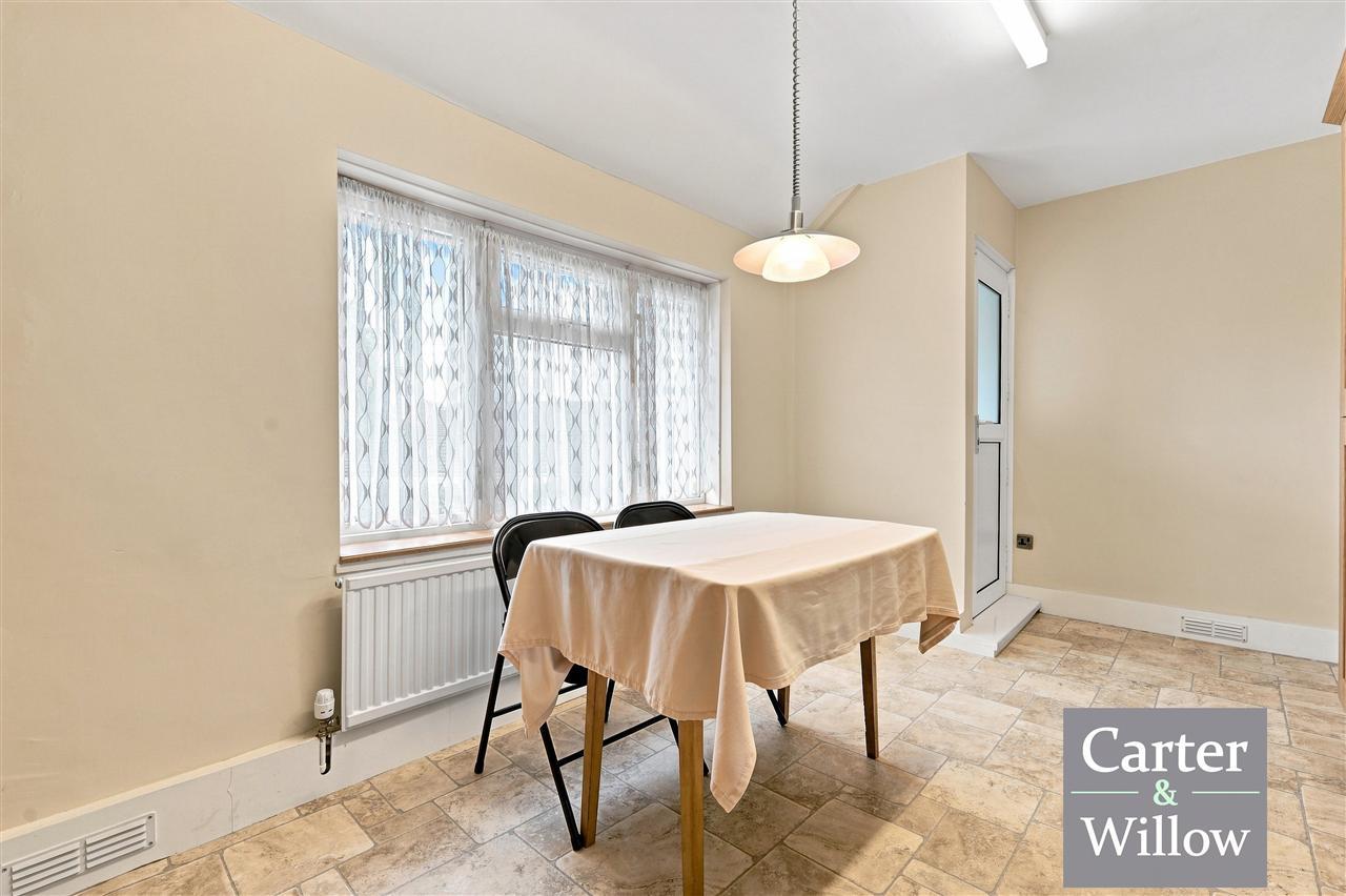 Easebourne Road, Essex Image 5