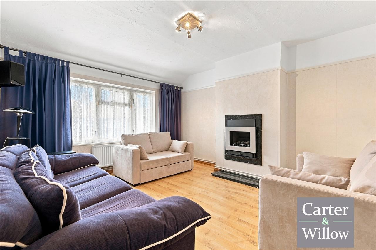 Easebourne Road, Essex Image 6